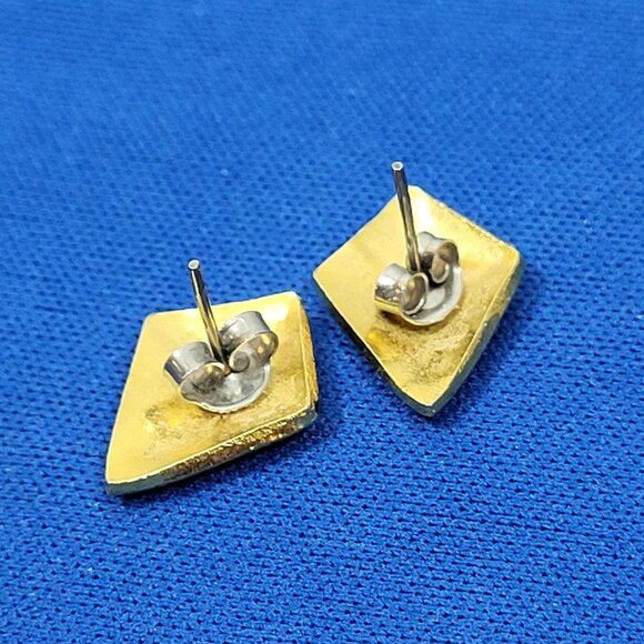 Gold Tone Clover Stud Earrings With Enamel Inlay & Greek Key Border Vintage - Picture 3 of 4